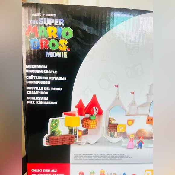 Super Mario Bros Mushroom Kingdom Castle Playset w/ Mini Mario and Peach Figure - Picture 4 of 5
